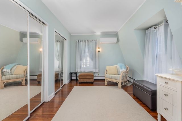 956 Maple St, Fall River, MA 02720