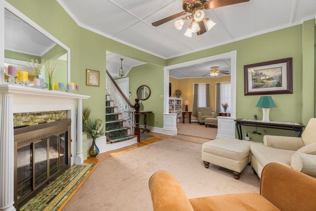 956 Maple St, Fall River, MA 02720