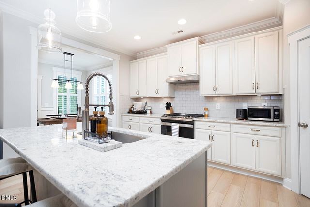 3334 Castlerock Drive, Burlington, NC 27215