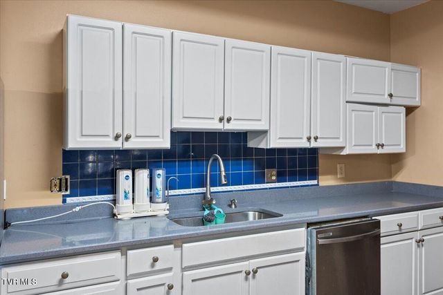 909 Highland Avenue, Bristol, VA 24201