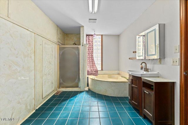 909 Highland Avenue, Bristol, VA 24201