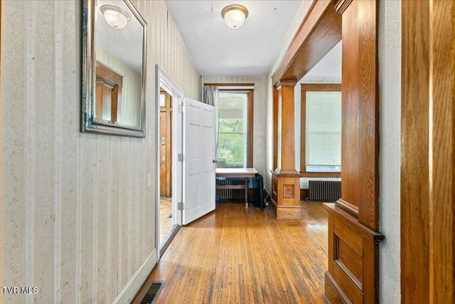 909 Highland Avenue, Bristol, VA 24201