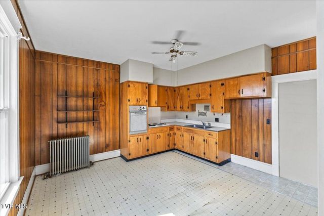 909 Highland Avenue, Bristol, VA 24201