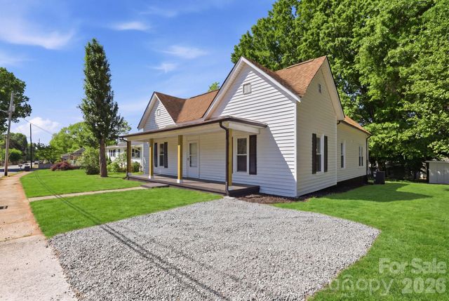 630 N Davis Avenue, Newton, NC 28658