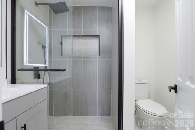630 N Davis Avenue, Newton, NC 28658