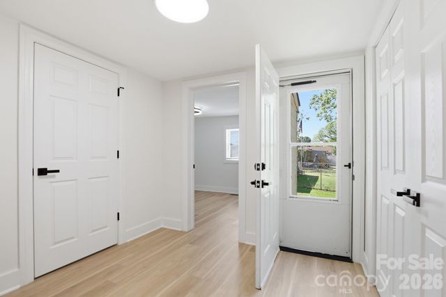 630 N Davis Avenue, Newton, NC 28658