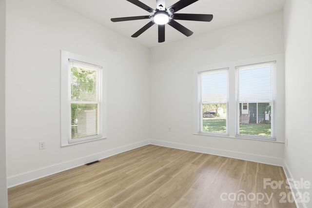 630 N Davis Avenue, Newton, NC 28658