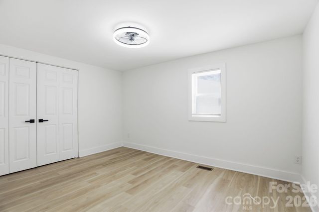 630 N Davis Avenue, Newton, NC 28658