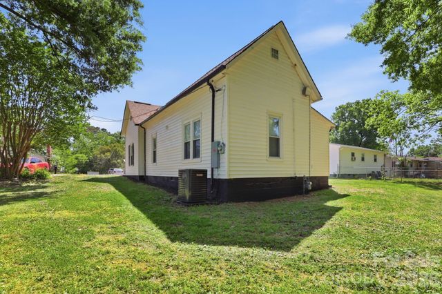 630 N Davis Avenue, Newton, NC 28658