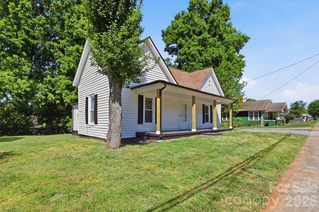 630 N Davis Avenue, Newton, NC 28658
