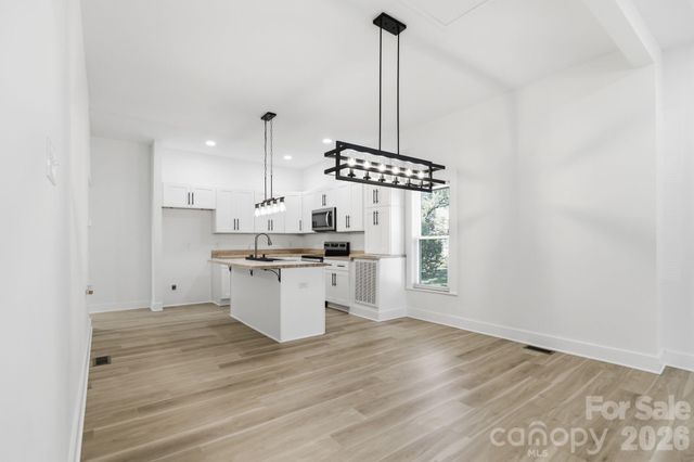 630 N Davis Avenue, Newton, NC 28658