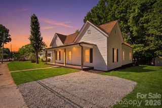 630 N Davis Avenue, Newton, NC 28658