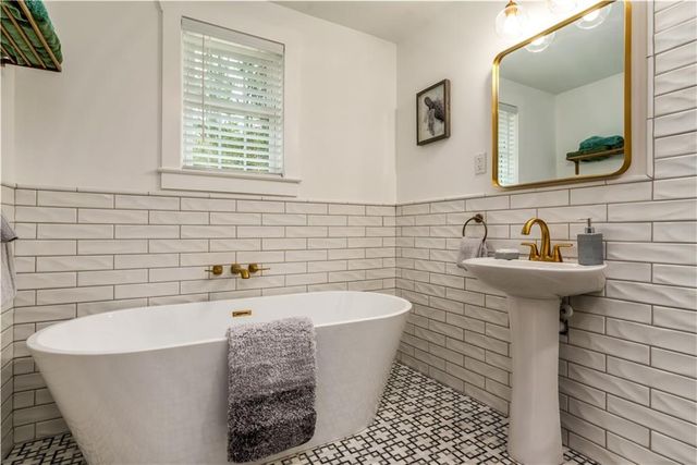 131 Bienville Boulevard, Dauphin Island, AL 36528