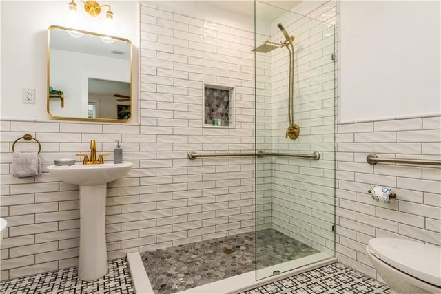 131 Bienville Boulevard, Dauphin Island, AL 36528