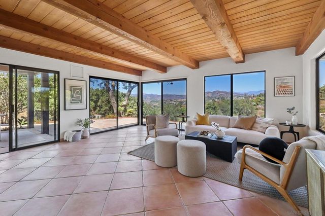 974 Via Hillview, Fallbrook, CA 92028