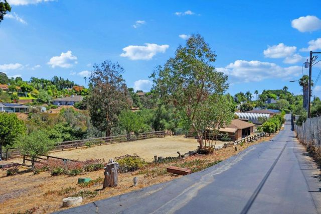 974 Via Hillview, Fallbrook, CA 92028