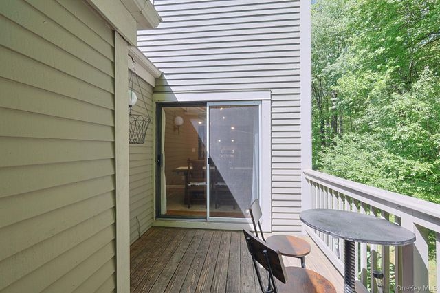 156 Stone Meadow, South Salem, NY 10590