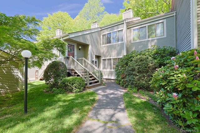 156 Stone Meadow, South Salem, NY 10590