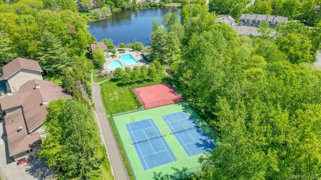 156 Stone Meadow, South Salem, NY 10590