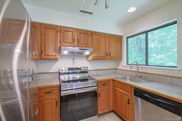 156 Stone Meadow, South Salem, NY 10590
