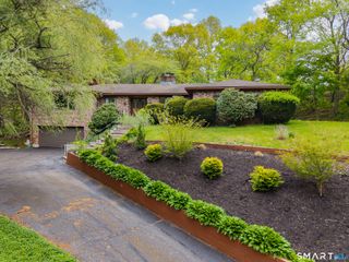 975 Main Street, Hamden, CT 06514