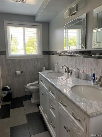 36146 Almont Drive, Sterling Heights, MI 48310