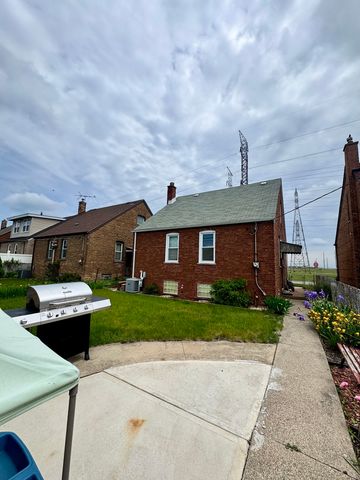 11042 S State Line Road, Chicago, IL 60617