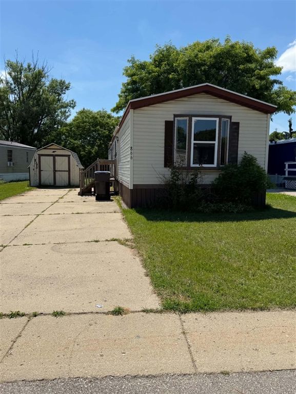 866 Riverbend Lane, Middleville, MI 49333