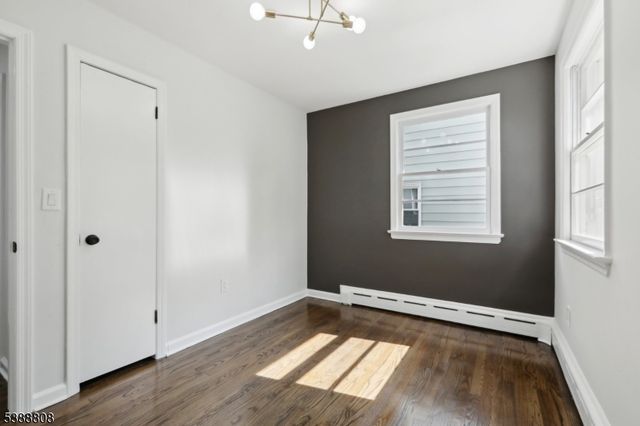 8 Oak St, Netcong Boro, NJ 07857