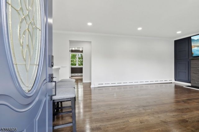 8 Oak St, Netcong Boro, NJ 07857