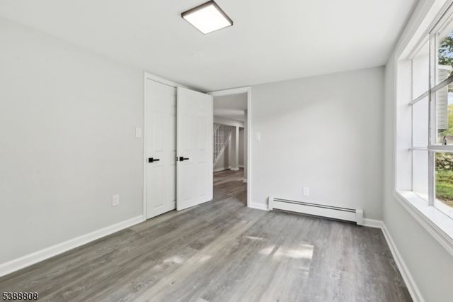 8 Oak St, Netcong Boro, NJ 07857