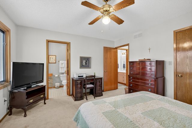 4707 Palm Avenue, Des Moines, IA 50310