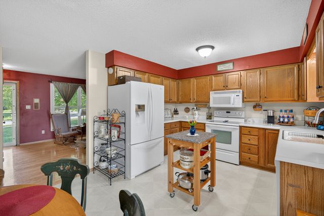 4707 Palm Avenue, Des Moines, IA 50310