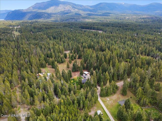 30758 N Caravelle Rd, Athol, ID 83801