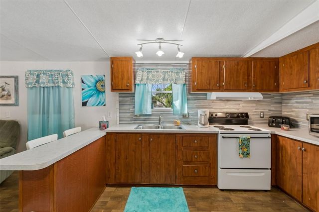 1 CANDLELIGHT LOOP, Lake Wales, FL 33859