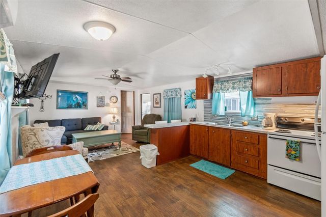 1 CANDLELIGHT LOOP, Lake Wales, FL 33859