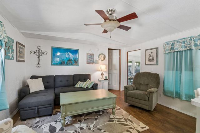 1 CANDLELIGHT LOOP, Lake Wales, FL 33859