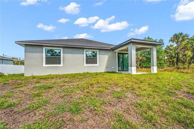 9006 S Castle Circle, Labelle, FL 33935