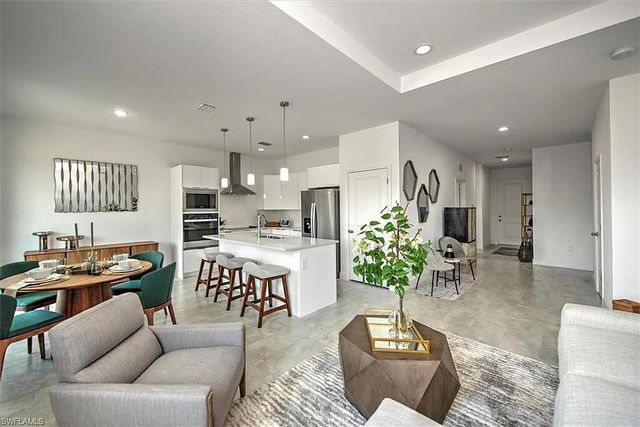 9006 S Castle Circle, Labelle, FL 33935