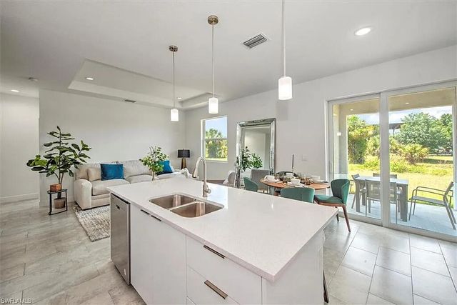 9006 S Castle Circle, Labelle, FL 33935