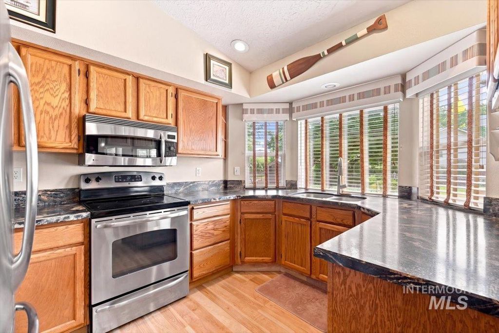 1123 W Kimra St, Meridian, ID 83642 photo 5