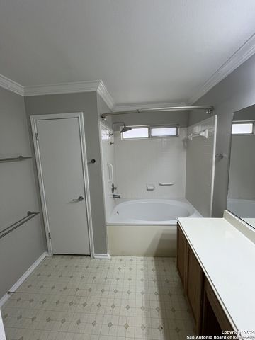 15711 Knollcircle, San Antonio, TX 78247
