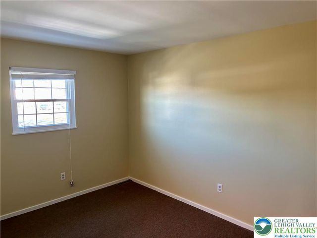 5039 SHAWNEE Boulevard, North Whitehall Twp, PA 18078