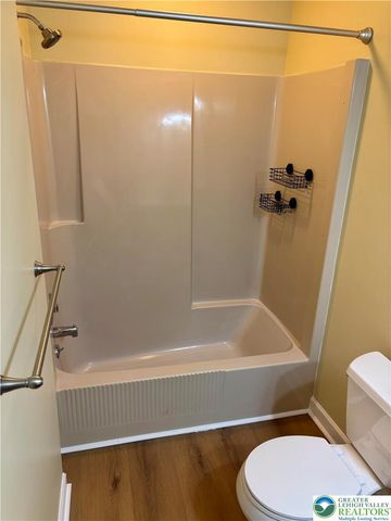 5039 SHAWNEE Boulevard, North Whitehall Twp, PA 18078