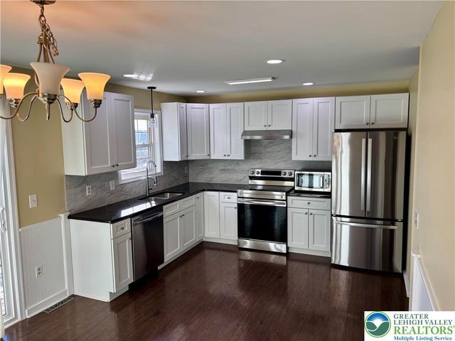 5039 SHAWNEE Boulevard, North Whitehall Twp, PA 18078