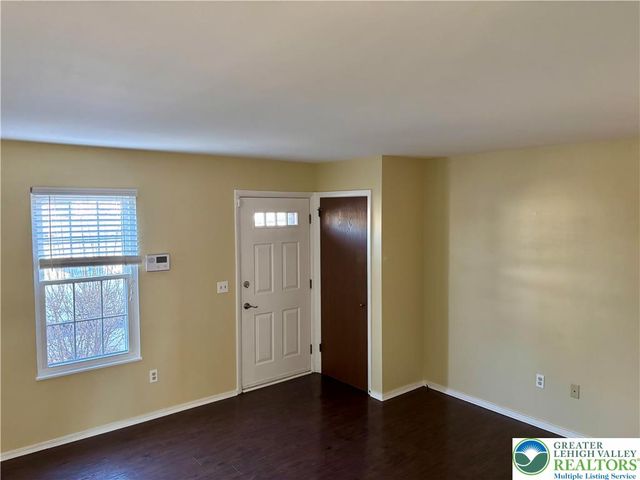 5039 SHAWNEE Boulevard, North Whitehall Twp, PA 18078