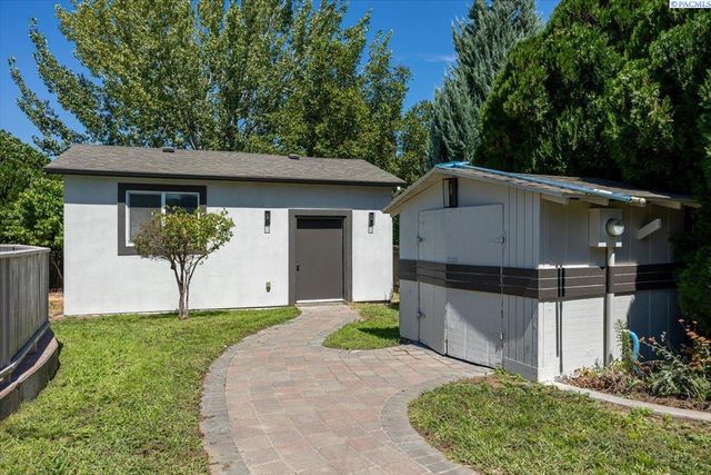 6808 W 4th Ave, Kennewick, WA 99336