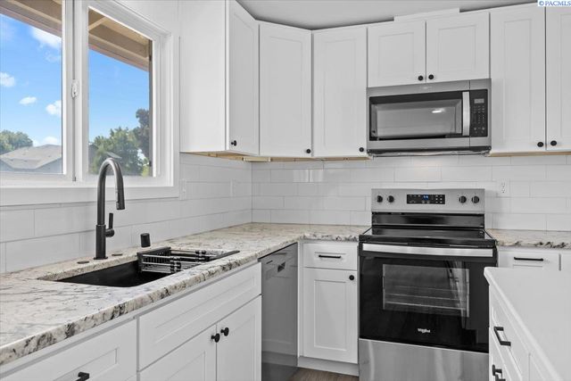 6808 W 4th Ave, Kennewick, WA 99336