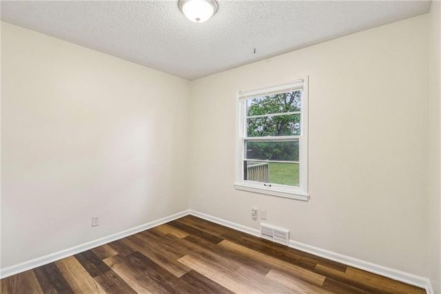 11709 Lawndale Avenue, Kansas City, MO 64137