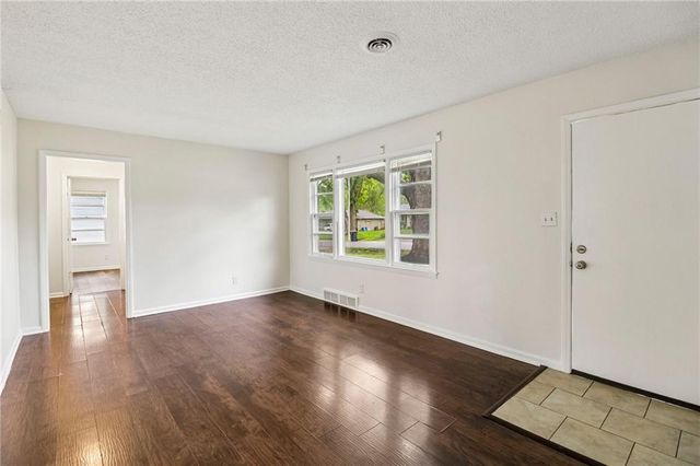 11709 Lawndale Avenue, Kansas City, MO 64137